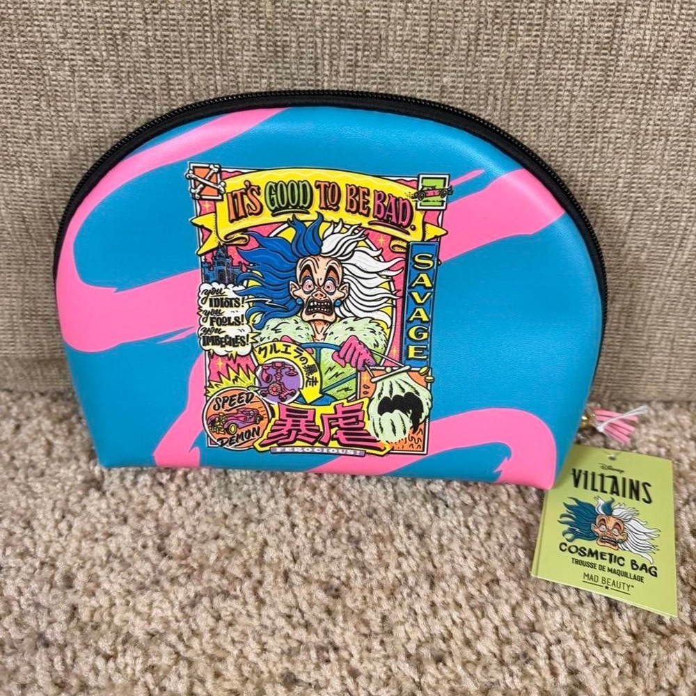 Disney Villains Cruella De Vil Graphic Cosmetic Bag NWT